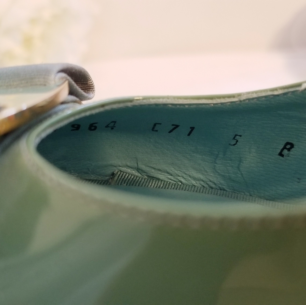 Salvatore Ferragamo Vintage Mint Green Peep Toe Bow Slingback Heels - Picture 8 of 15